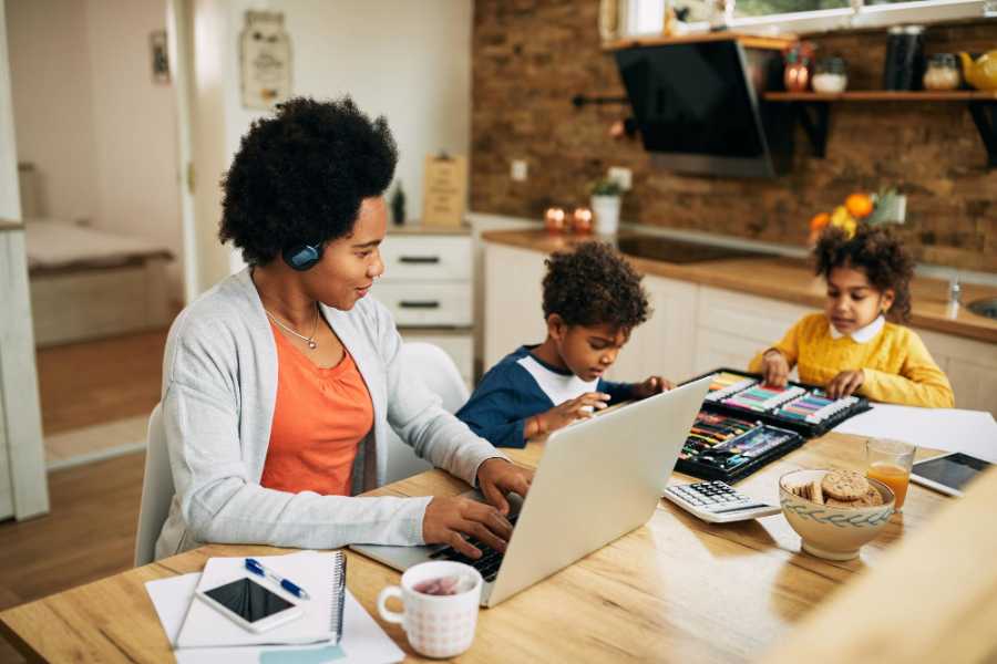 How to Make 5K Fast as a Stay-at-Home Mom: 16 Job Ideas