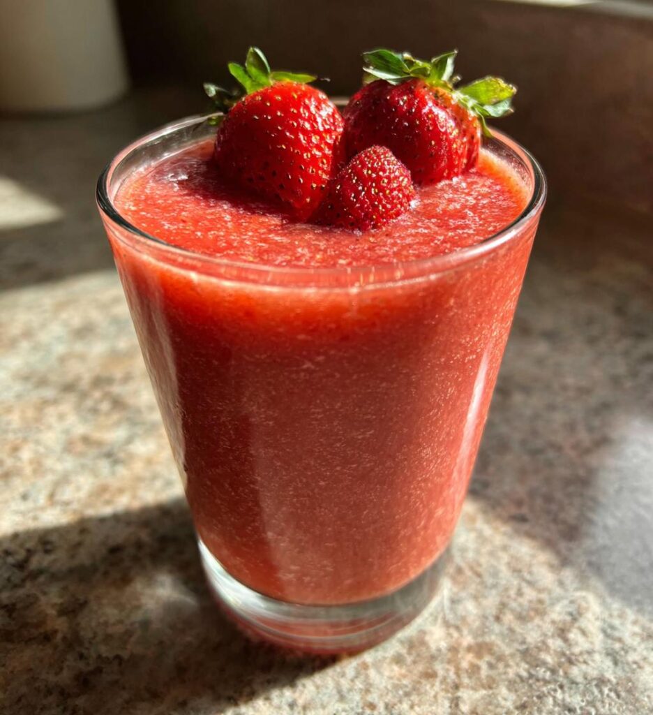 strawberry recipes easy: Strawberry Smoothie
